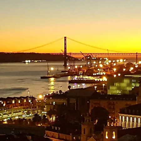 Appartamento Lovelystay - Full Sky In Chiado *